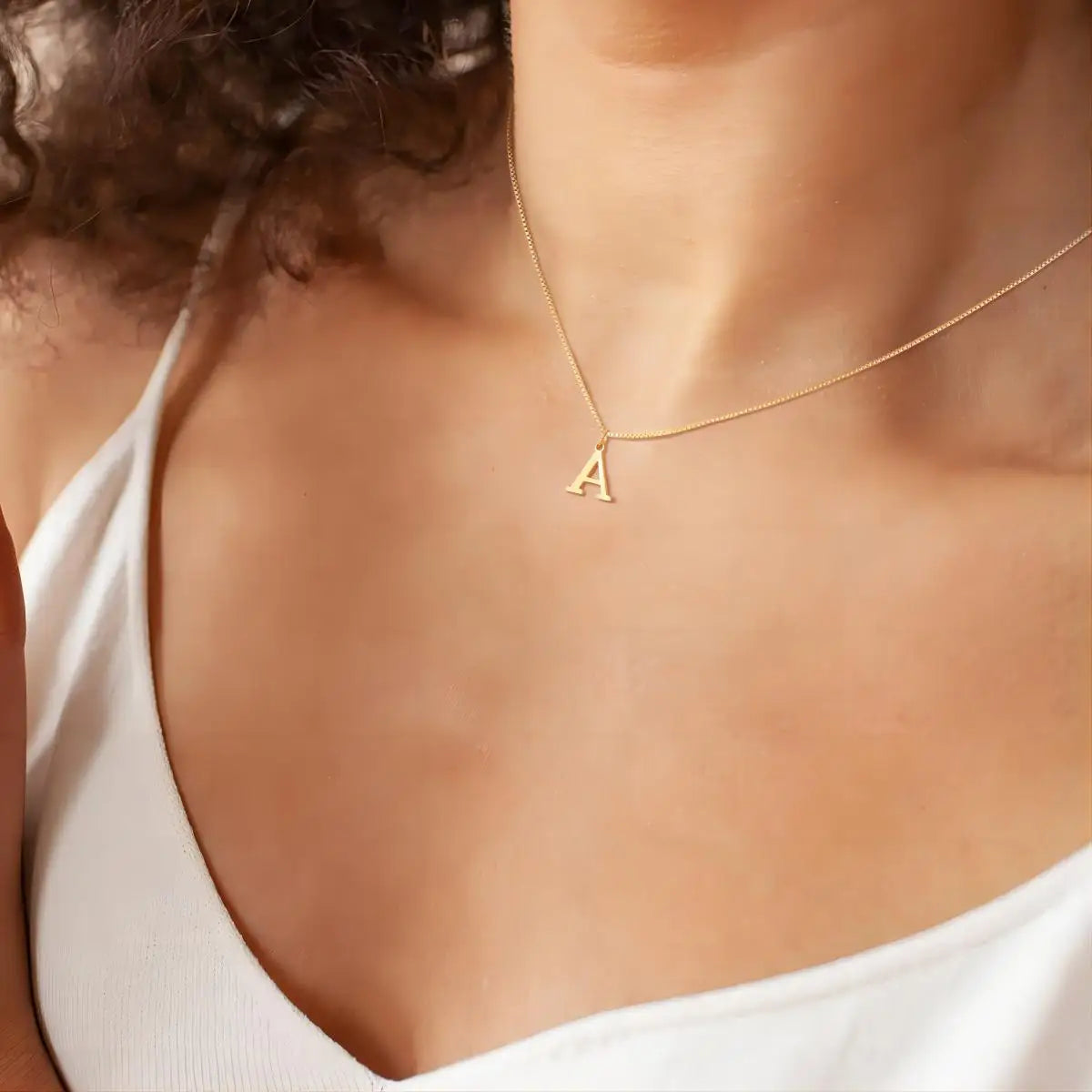 Simple New 26-Letter Pendant Necklace Gold Plated Stylish Everyday Charm Gift with Ladies Multifunctional Collarbone Necklace
