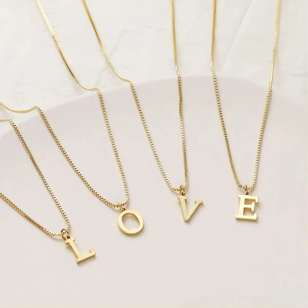 Simple New 26-Letter Pendant Necklace Gold Plated Stylish Everyday Charm Gift with Ladies Multifunctional Collarbone Necklace
